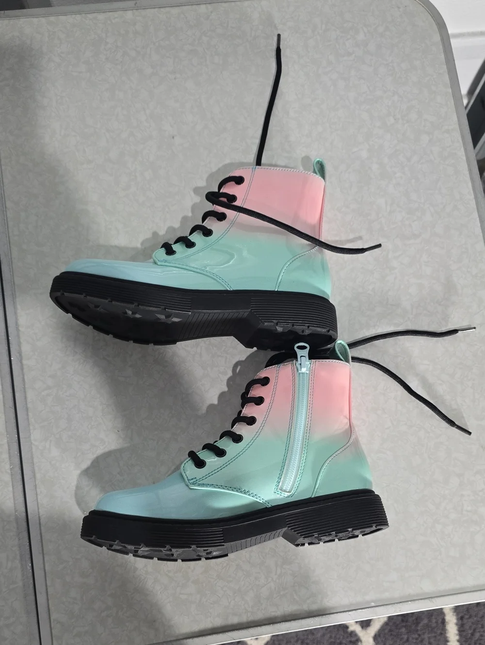 art class Mint-to-Pink Ombre Lace-Up Kids Boots Size 2 NWOT